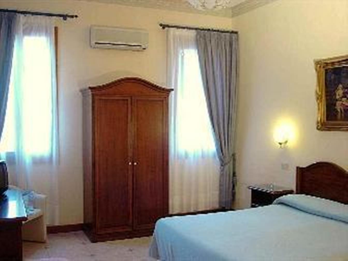 Hotel Florida Venecia Exterior foto